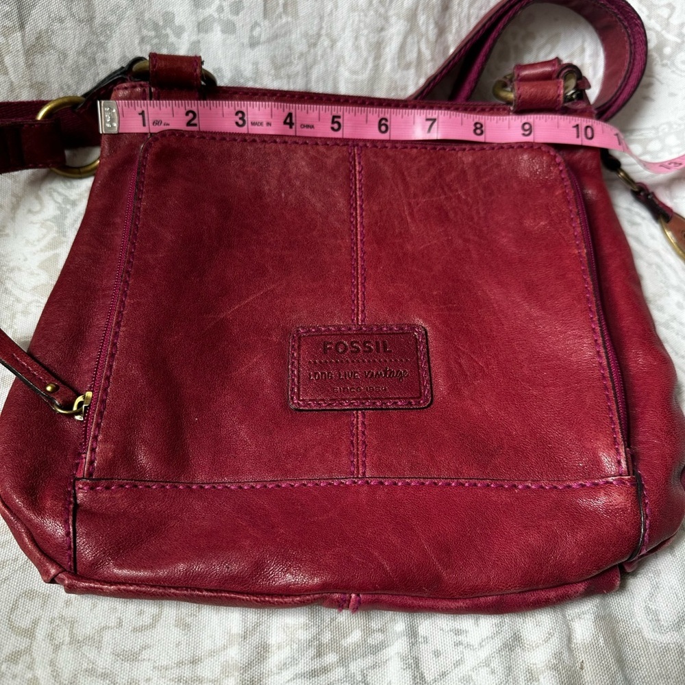 Fossil Women's Burgundy Leather Crossbody Bag good condition like new - Picture 10 of 16